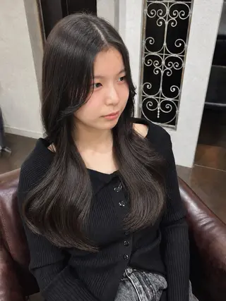 ロング 💙透明感カラー推し 🇰🇷ココロ🦋のヘアスタイル