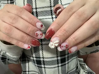 ネイル LAVISH 大和店 emi・:*+のネイルデザイン
