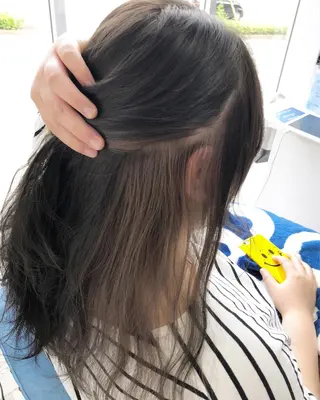 ミディアム カラー 白井 つづりのヘアスタイル