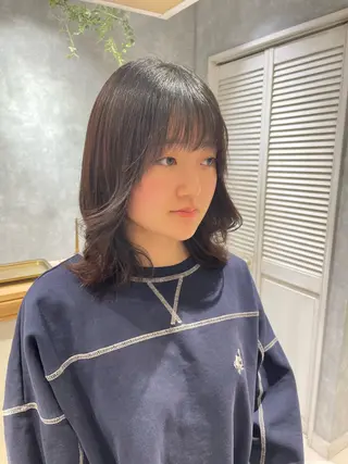 ミディアム 透明感カラー 🩶🩵🩷AIRIのヘアスタイル