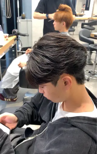 ショート パーマ ヘアアレンジ メンズ 🔥ニュアンス フェザー小林海斗🔥のヘアスタイル