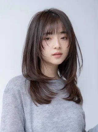 セミロング レイヤー似合わせ 透明感カラーりきやのヘアスタイル