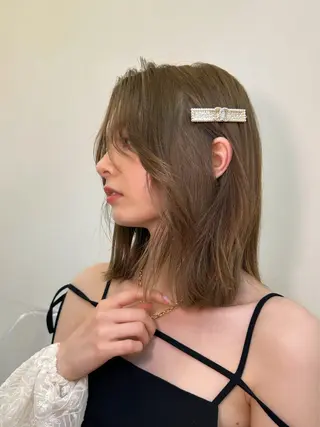 ミディアム カラー ヘアアレンジ 透明感カラー🩵 レイヤーカットYUIのヘアスタイル