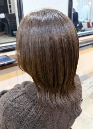 ミディアム カラー 三條 朋香のヘアスタイル