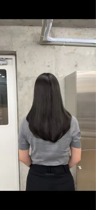 ロング カラー 高橋大樹/グレー ジュ/ブリーチなしのヘアスタイル