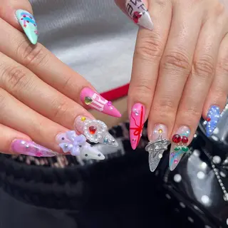 ロング Yuka ネイリストのネイルデザイン