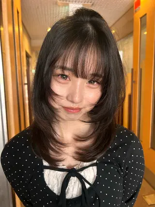 セミロング 透明感カラー/ パーマのヘアスタイル