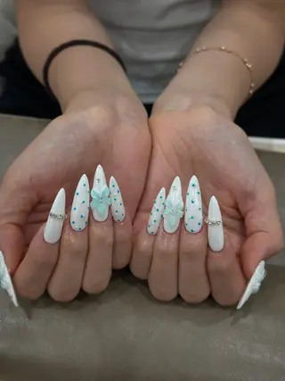 ネイル 🎀Aura. Yurachanのネイルデザイン