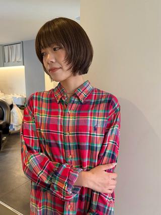 ショート カラー MIU/ルーツカラー 顔まわりレイヤーのヘアスタイル