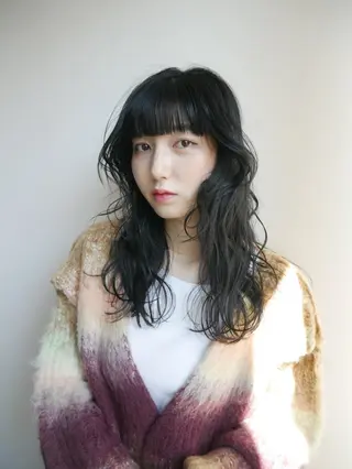 ロング しの／酸性ストレート ／カラーのヘアスタイル