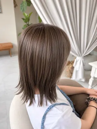 ミディアム カラー 大谷 真央のヘアスタイル