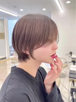 ショート ami 顔まわりカット/小顔のヘアスタイル