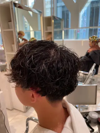 メンズ 女性モデル募集中‼️ メンズパーマ片岡優介のヘアスタイル