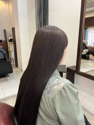 ロング カラー 松山 優里のヘアスタイル
