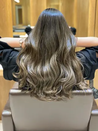 セミロング カラー 小島 仁美のヘアスタイル