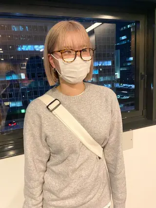 ショート カラー パーマ ヘアアレンジ デザインカラー/ボブ ブリーチカラー/ユリのヘアスタイル
