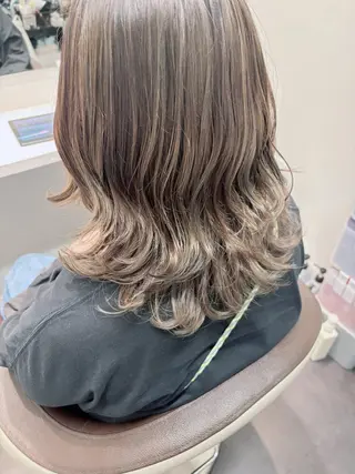 ミディアム カラー Mina Akiyamaのヘアスタイル
