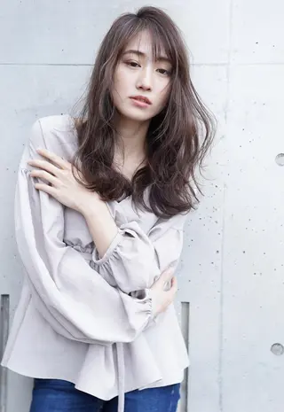 ミディアム ヘアールーム アートのヘアスタイル
