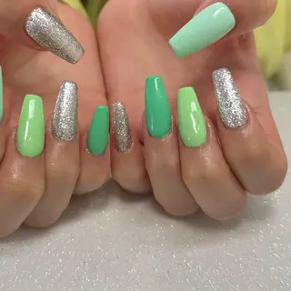 ネイル VIERU 🌈🎀💖のネイルデザイン