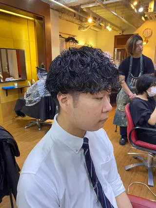 ミディアム パーマ メンズ メンズ特化 岸本 阪急六甲サロンドロイのヘアスタイル