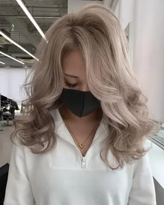 セミロング カラー 佐藤 まいらのヘアスタイル