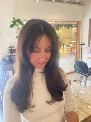 ロング 鍋島 くるみのヘアスタイル