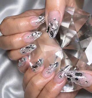 ミディアム YOKOSUKA NAILS💅✨のネイルデザイン