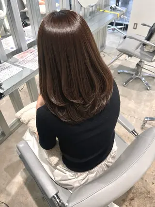 ミディアム カラー nanase / レイヤーカットのヘアスタイル