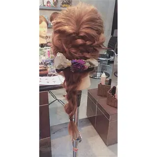ヘアアレンジ 栗林 実莉のネイルデザイン