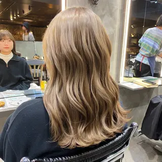 セミロング カラー 透明感カラー🌿 グレージュ🐺陽介のヘアスタイル