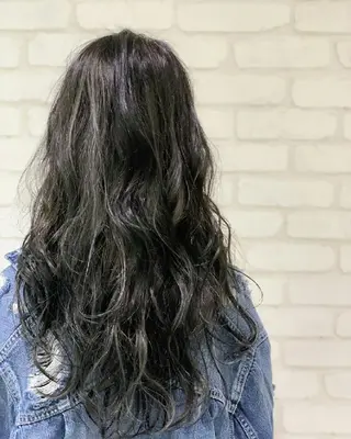 ロング カラー EARTH 池田 雄太のヘアスタイル