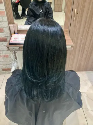 カラー ☂️Ash 新杉田☂️山本のヘアスタイル