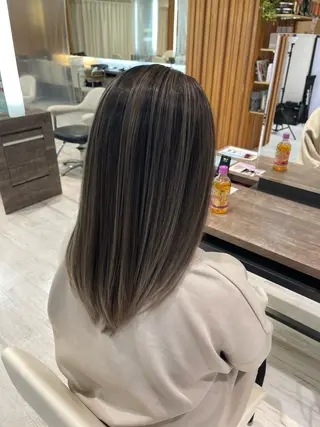 ミディアム カラー デザインカラー、艶髪 大塚 耕平のヘアスタイル