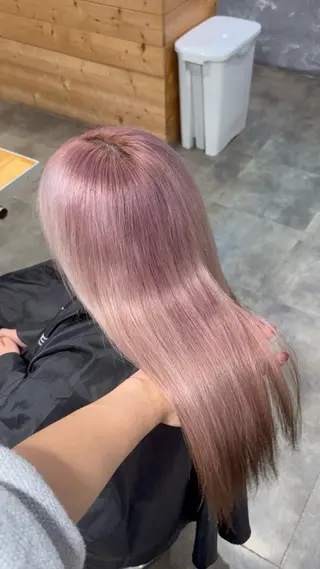 ロング カラー 透明感ベージュ/ レイヤー縮毛矯正のヘアスタイル