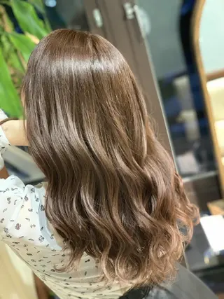 セミロング カラー ハイトーン得意😍 Lumiereのヘアスタイル
