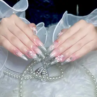 ネイル Blingg NailStudioのネイルデザイン