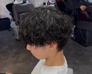 パーマ メンズ ウルフカット特化/ メンズハイトーン哲太のヘアスタイル