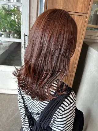 セミロング カラー 春成 佳那のヘアスタイル