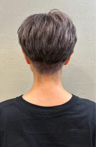 カラー 中山 千尋のヘアスタイル