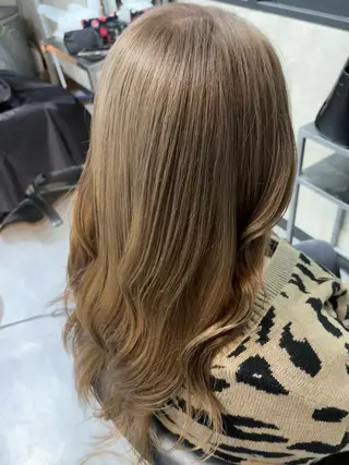 カラー KISSSWAN Remiのヘアスタイル