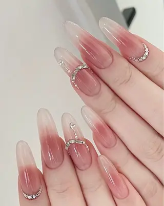 ロング めぐみのネイルサロン スタッフ練習のネイルデザイン