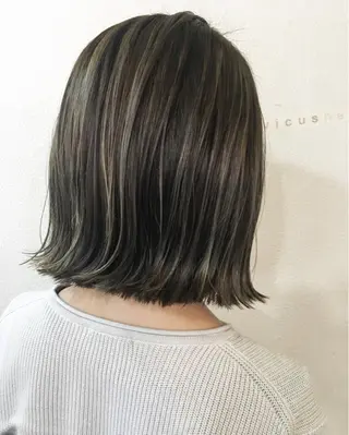 カラー ホカリ ツカサのヘアスタイル