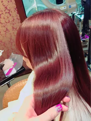 ロング カラー ウルフカット／吉村 桃子のヘアスタイル