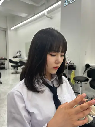 セミロング 抜け感レイヤー︴ ニュアンスカラーのヘアスタイル