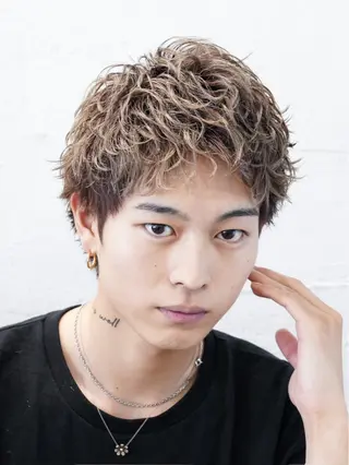 ショート カラー パーマ 夏果⭐︎fifth 天神 海外風パーマのヘアスタイル