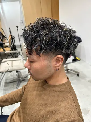 カラー パーマ メンズ 🐲ツイスパ🐲 フェード/龍のヘアスタイル