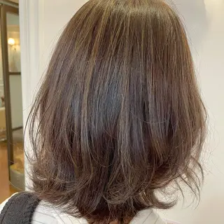 ミディアム カラー すずき まゆのヘアスタイル