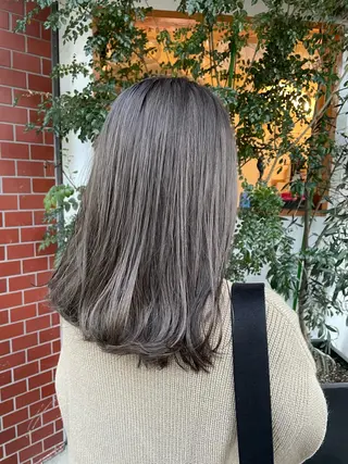 ミディアム 高山 妃のヘアスタイル