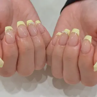 ネイル SHIORI🐈⬛ 韓国⌇ワンホンネイルのネイルデザイン