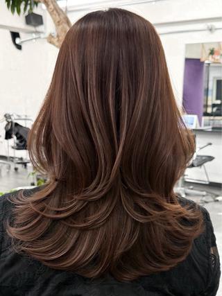 セミロング カラー 新實 ゆりあのヘアスタイル